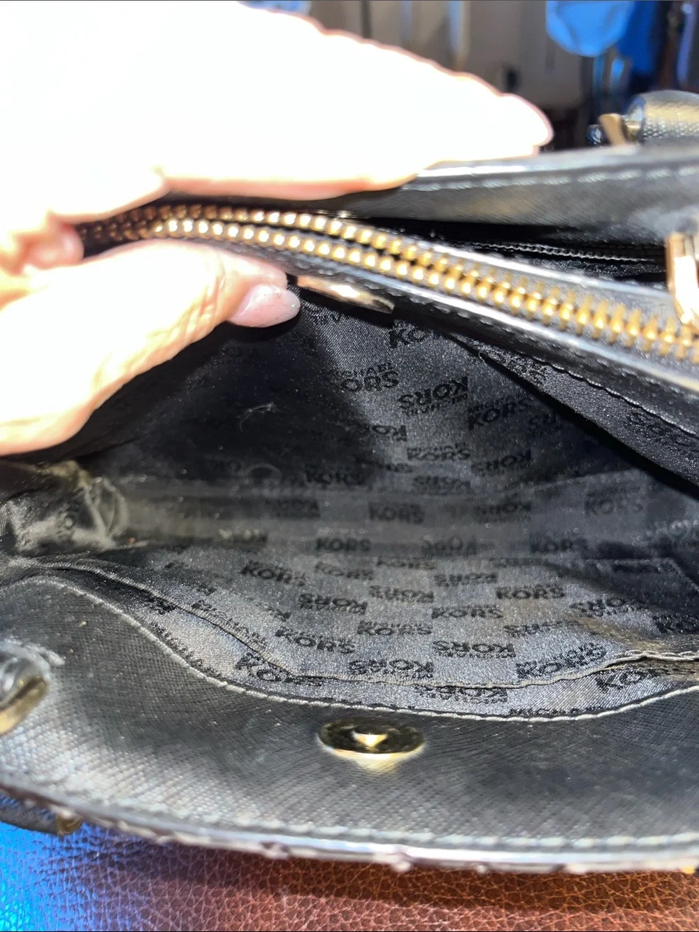 EUC Authentic Michael Kors Small Savannah Handbag.